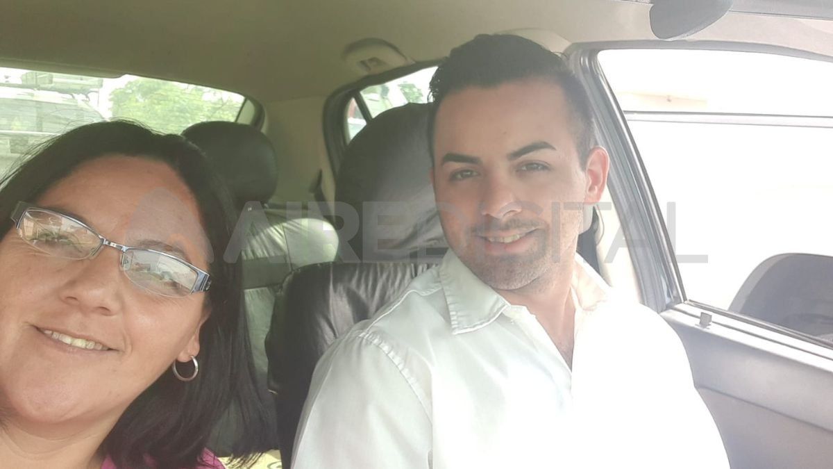 Nélida junto a su hijo Damián.