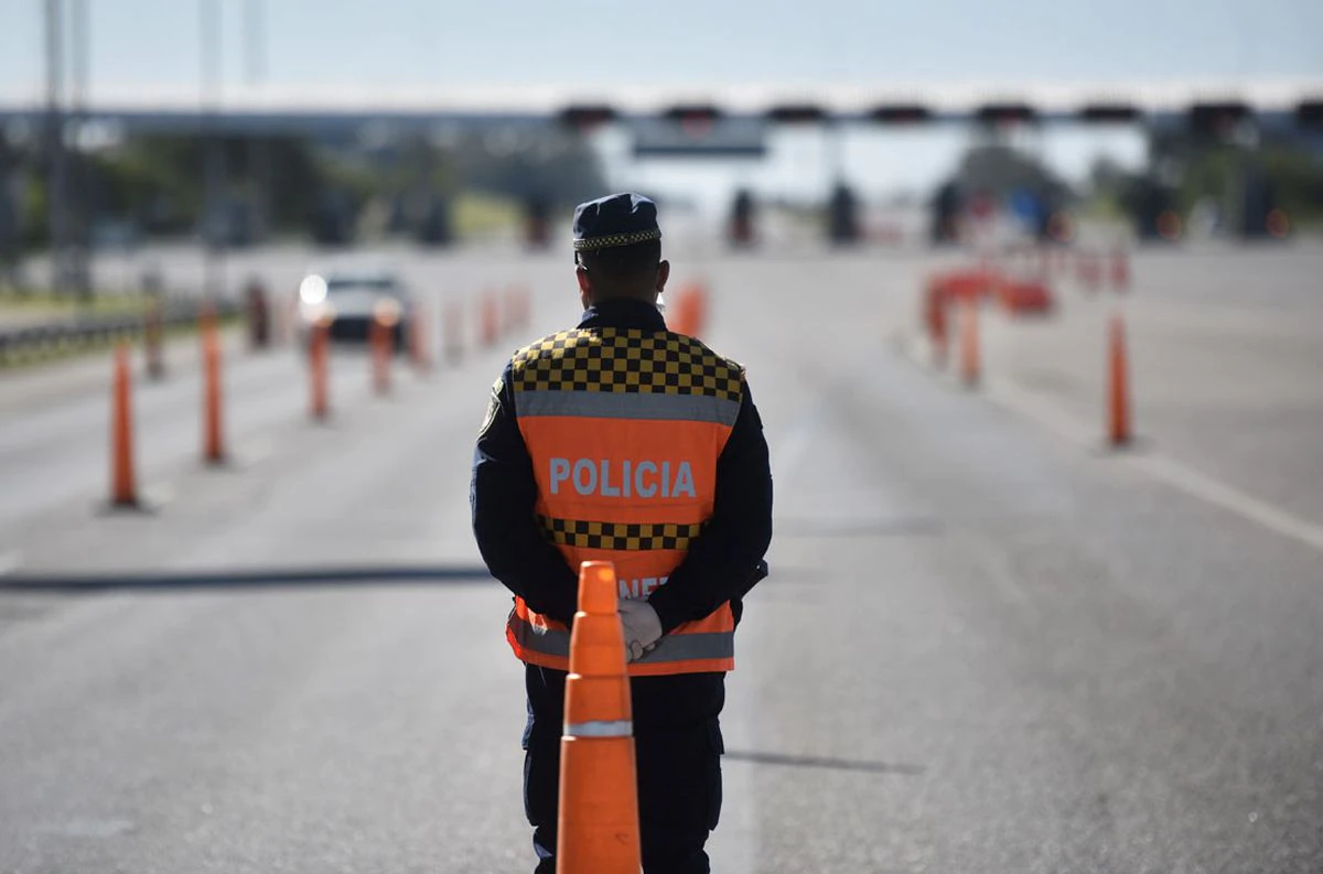 Quisieron estafarlo con una multa por exceso de velocidad y escrachó al policía con un video.