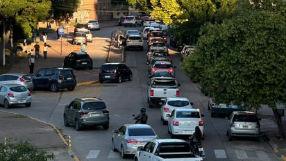 Caos de tránsito en Inmaculada: largas filas y autos varados hasta Circunvalación