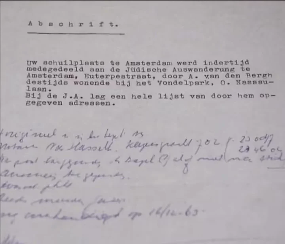La carta que recibi&oacute; Otto Frank donde le dec&iacute;an que Van den Bergh los hab&iacute;a traicionado.