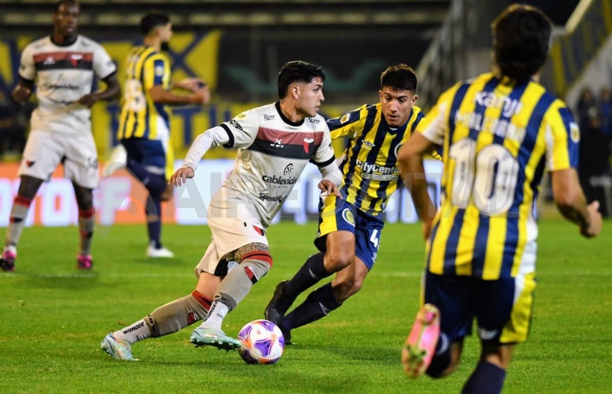 Sobre la presencia de Facundo Farías en el próximo partido de Colón contra Tigre, Vignatti dijo: Sobre la presencia de Facundo Farías en el próximo partido de Colón contra Tigre, Vignatti dijo: