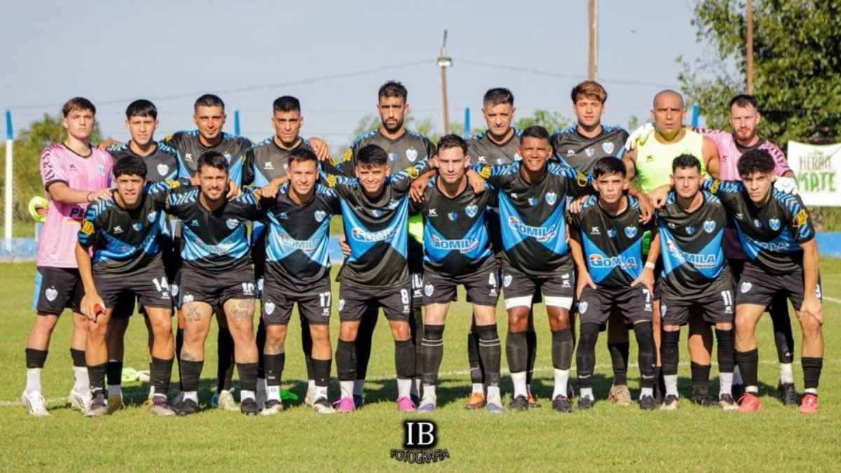 Ciclón Racing visitará a Centenario por semifinales de la Copa Federación de fútbol. Foto: Ili Baranovsky.