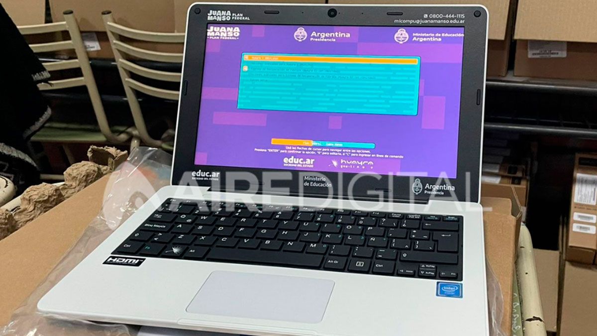Cleri adelantó que “para este año la provincia de Santa Fe tiene asignadas 30 mil netbooks