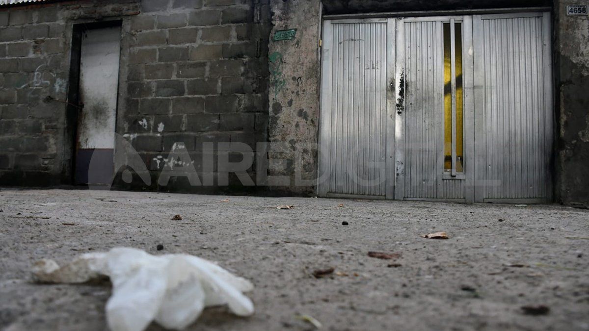 El hombre abrió la puerta de su casa y lo atacaron. Un niño de 3 años fue herido.