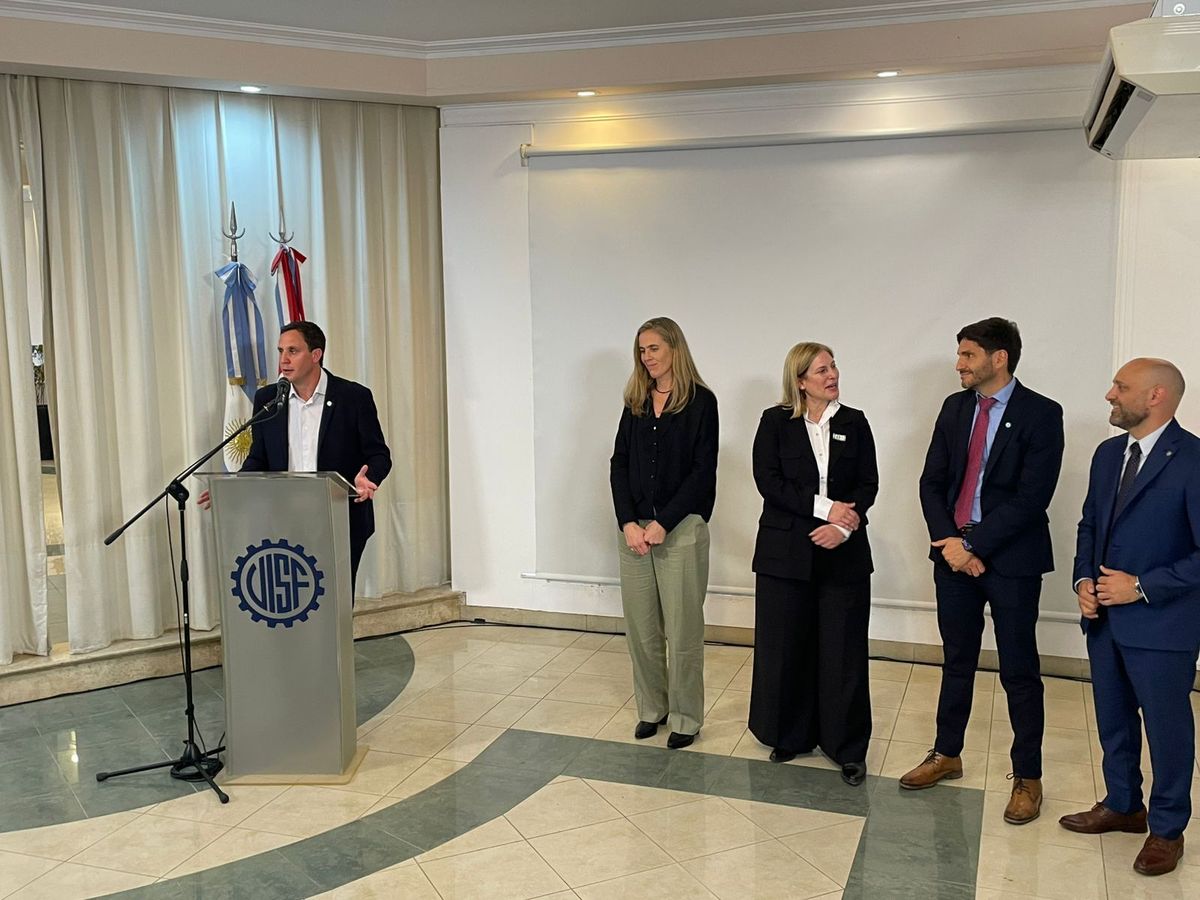 Cristian Fiereder emitió su discurso en el marco del Día de la Industria en Santa Fe.