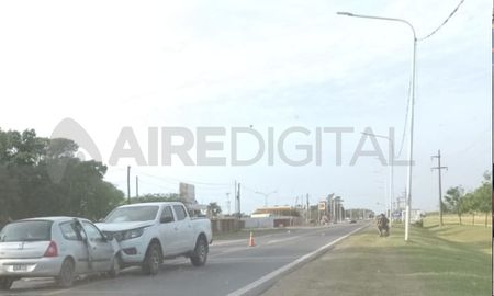 sauce viejo: chocaron una camioneta y un auto en ruta 11, frente al aeropuerto sauce viejo: chocaron una camioneta y un auto en ruta 11, frente al aeropuerto
