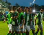 En una polémica final, Camioneros le ganó a Altos Hornos Zala y ascendió al Federal A. En una polémica final, Camioneros le ganó a Altos Hornos Zala y ascendió al Federal A.