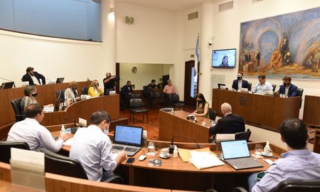 En la sesión de este jueves en el Concejo de Santa Fe se presentaro un proyecto de comunicación solicitando a la provincia información sobre los criterios de distribución de subsidios a los clubes de la provincia. En la sesión de este jueves en el Concejo de Santa Fe se presentaro un proyecto de comunicación solicitando a la provincia información sobre los criterios de distribución de subsidios a los clubes de la provincia.