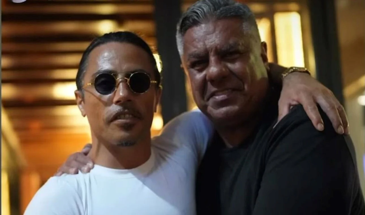 El famoso chef Salt Bae confundió a Chiqui Tapia con el presidente de la Nación y se hizo viral