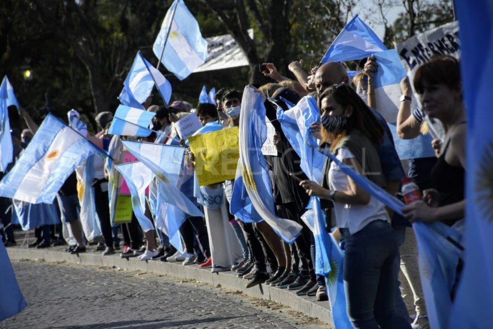 El banderazo se replicó en la provincia de Santa Fe, tanto en Rosario como en Santa Fe, Rafaela, Reconquista, Avellaneda, Venado Tuerto y Esperanza.