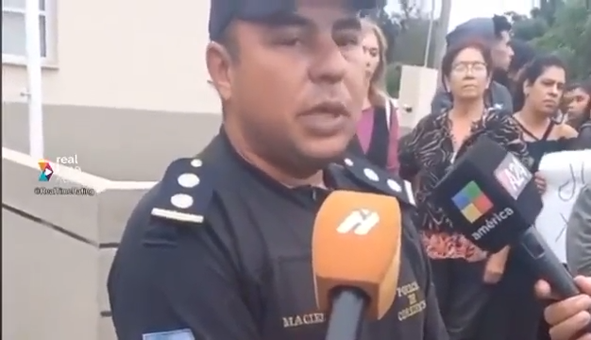 El jefe policial fue desvinculado de su cargo en la localidad correntina de 9 de Julio luego de ser acusado de “entorpecer” la investigación. El jefe policial fue desvinculado de su cargo en la localidad correntina de 9 de Julio luego de ser acusado de “entorpecer” la investigación.