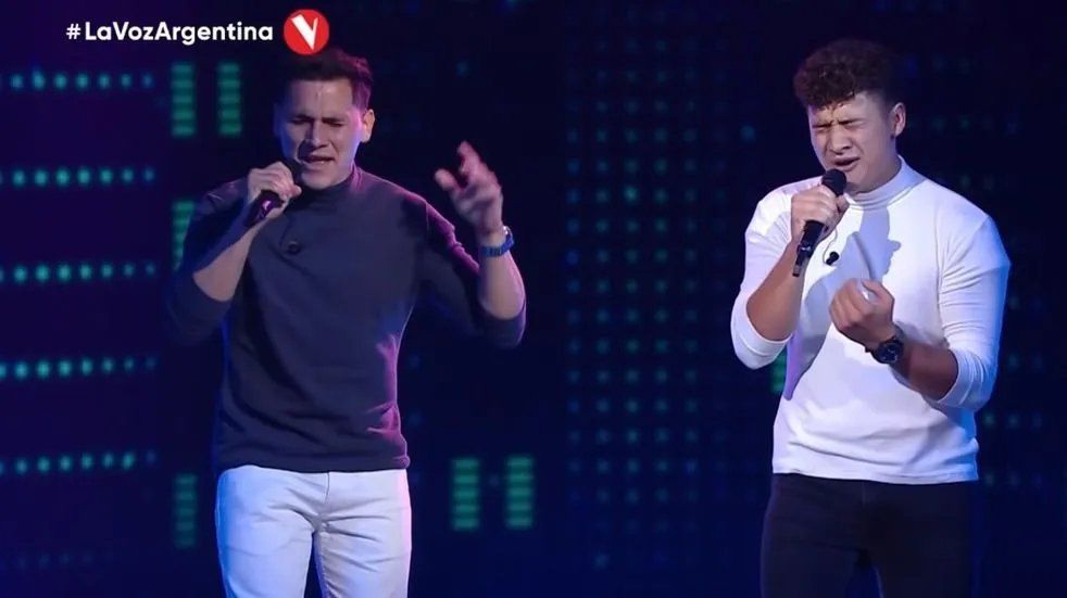 La Sole se robó un dúo de hermanos en La Voz Argentina.