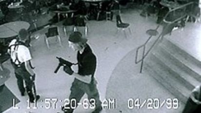El día que cambió la seguridad escolar: la sombra eterna de la masacre de Columbine
