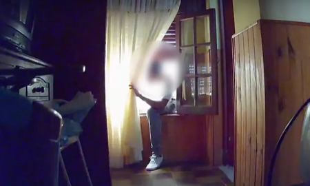 puso camaras en su casa porque a sus padres les faltaba dinero y descubrio lo peor puso camaras en su casa porque a sus padres les faltaba dinero y descubrio lo peor