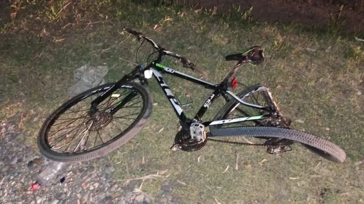 Así quedó la bicicleta de la víctima fatal.