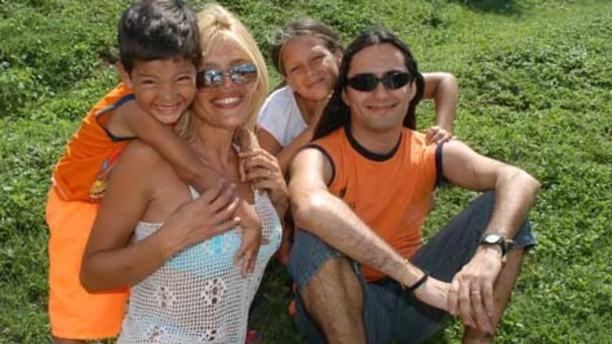 Nazarena V&eacute;lez, Barbie V&eacute;lez, Gonzalo y Daniel Agostini.
