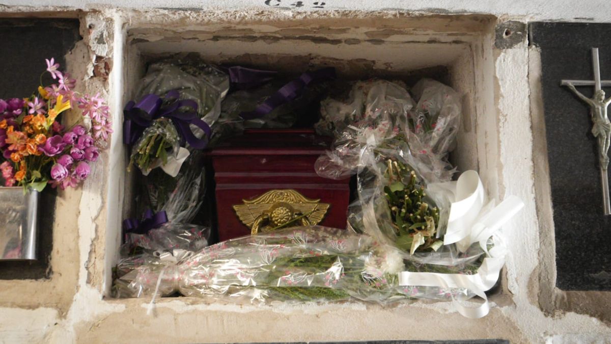 Los restos de Ian descansan desde este martes en el Cementerio Municipal de San Cristóbal.