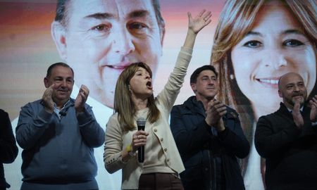 María Luengo y Juan Pablo Poletti encabezaron los festejos en el búnker de Unidos. María Luengo y Juan Pablo Poletti encabezaron los festejos en el búnker de Unidos.