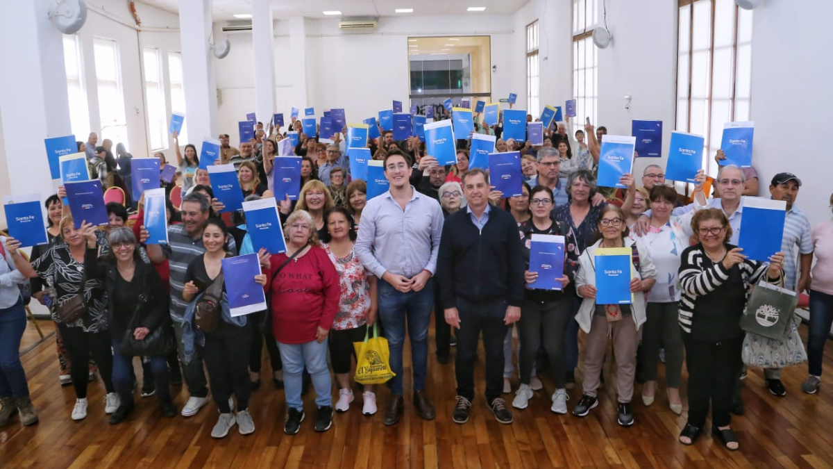 La provincia entregó 110 actas de derecho posesorio de regularización dominial en el departamento Rosario.