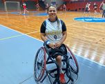 Silvia Linari es capitana de la Selección Argentina de básquet en silla de ruedas y entrena en Cilsa. Silvia Linari es capitana de la Selección Argentina de básquet en silla de ruedas y entrena en Cilsa.