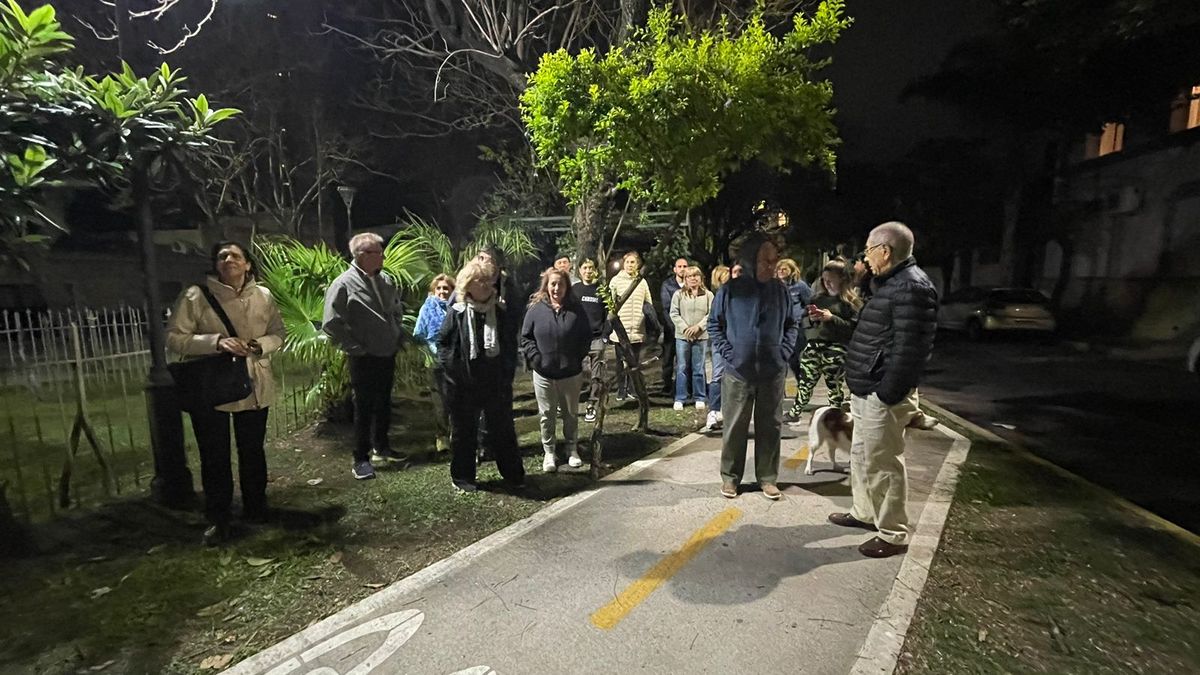 En la nota dirigida a Poletti, vecinos de barrio Candioti Sur manifestaron estar disconformes con la presencia de cuidacoches y el estacionamiento social. En la nota dirigida a Poletti, vecinos de barrio Candioti Sur manifestaron estar disconformes con la presencia de cuidacoches y el estacionamiento social.