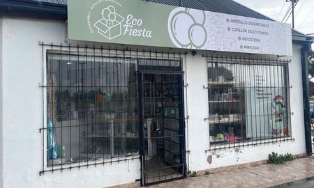 Luana fue asaltada y amenazada con un cuchillo mientras abría su local de barrio Guadalupe Oeste. Luana fue asaltada y amenazada con un cuchillo mientras abría su local de barrio Guadalupe Oeste.