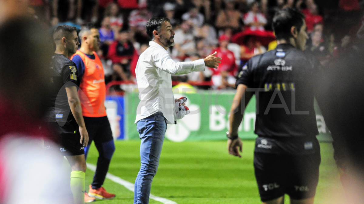 Kily González en el partido de Unión con Gimnasia de La Plata. Kily González en el partido de Unión con Gimnasia de La Plata.
