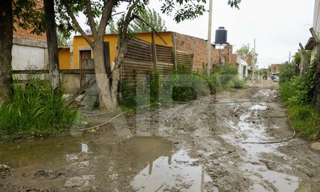Pasaje San Cayetano al 1500 bis, la zona de Rosario donde ocurrió el doble homicidio que terminó con la vida de Leopoldo Jacinto Medina (36) y Uriel Luciano Aguirre (16). Pasaje San Cayetano al 1500 bis, la zona de Rosario donde ocurrió el doble homicidio que terminó con la vida de Leopoldo Jacinto Medina (36) y Uriel Luciano Aguirre (16).