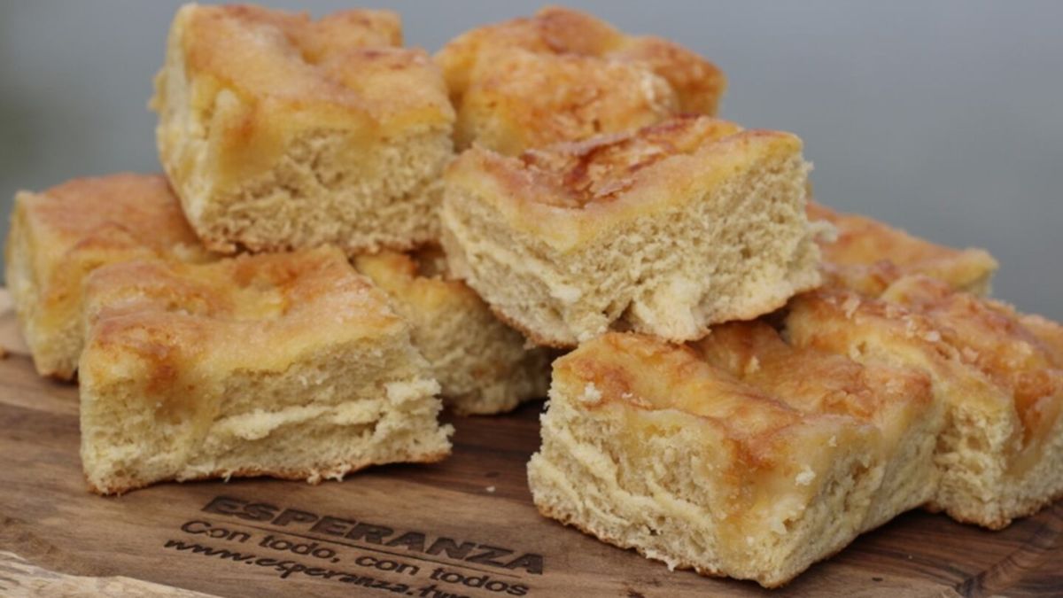 El ícono indiscutido es la torta alemana: una delicia de masa con levadura y suave crema que conquistó paladares y se convirtió en el souvenir obligado de todo visitante… y en la excusa perfecta para volver. El ícono indiscutido es la torta alemana: una delicia de masa con levadura y suave crema que conquistó paladares y se convirtió en el souvenir obligado de todo visitante… y en la excusa perfecta para volver.