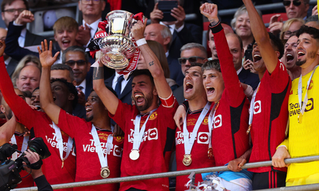 Manchester United venció al City y es el nuevo campeón de la FA Cup. Manchester United venció al City y es el nuevo campeón de la FA Cup.
