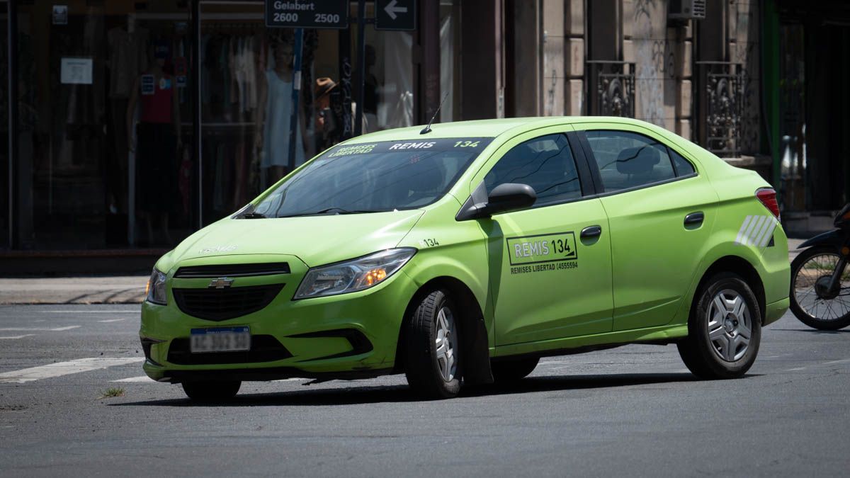 Un remisero denunció un robo durante la madrugada de este viernes en la ciudad de Santa Fe.