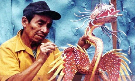 El artista mexicano recibió el primer Premio Nacional de Artes y Ciencias de México en la categoría de Artes y Tradiciones Populares. El artista mexicano recibió el primer Premio Nacional de Artes y Ciencias de México en la categoría de Artes y Tradiciones Populares.