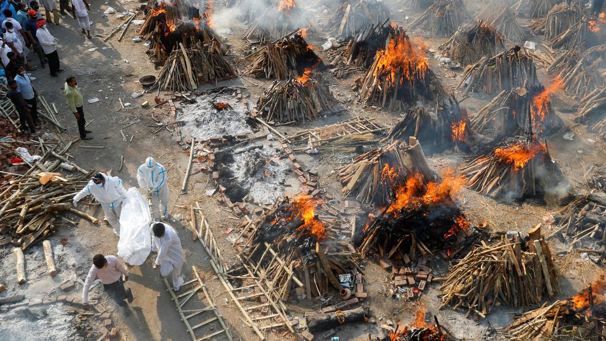India exhibe las peores imágenes de la pandemia.