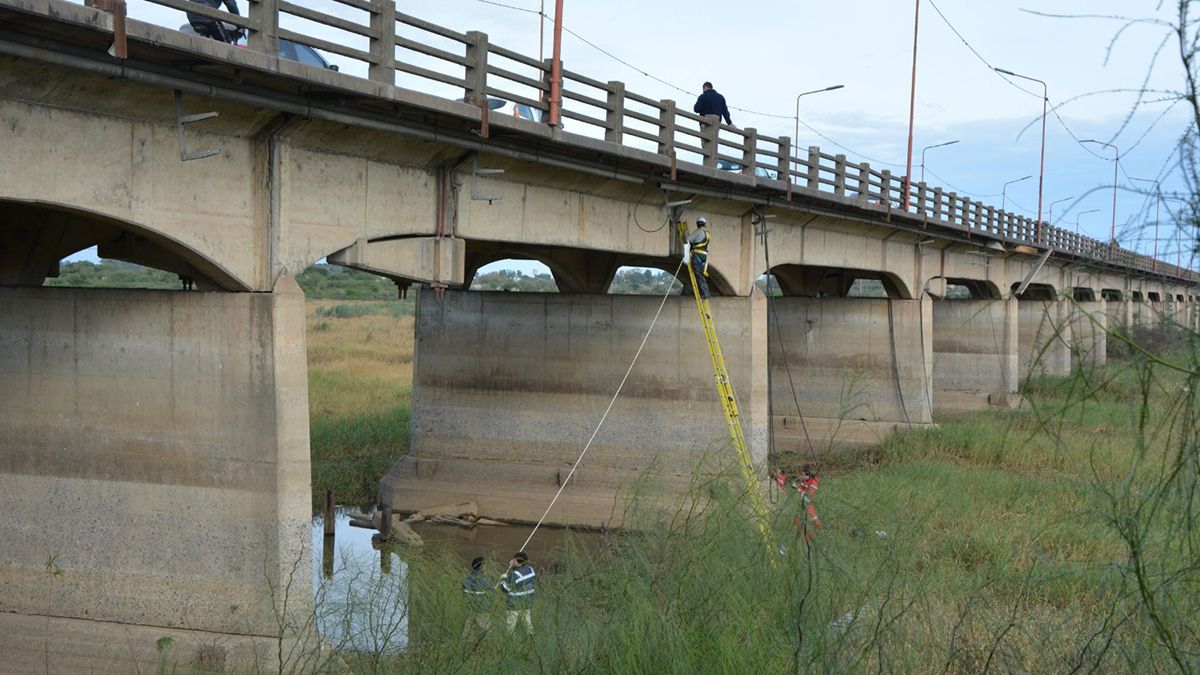 Desde el 7º Distrito se planifica que en los primeros días de la semana que viene se realizarán estas tareas puntuales en la zona este del viaducto. Desde el 7º Distrito se planifica que en los primeros días de la semana que viene se realizarán estas tareas puntuales en la zona este del viaducto.