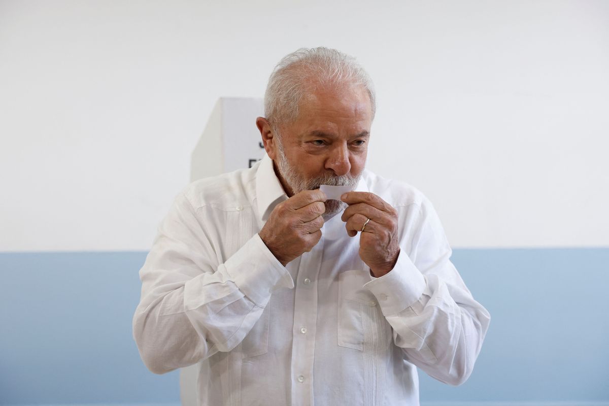 Lula votó en San Pablo y dijo que Brasil elige un modelo de país y de vida