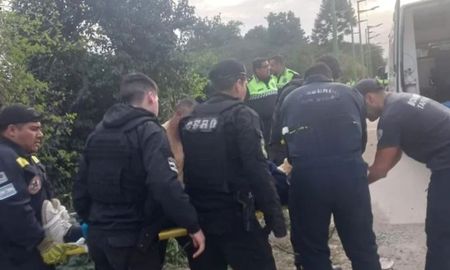 Un hombre se arrojó al vacío en la ciudad de Tafí Viejo, en Tucumán. Un hombre se arrojó al vacío en la ciudad de Tafí Viejo, en Tucumán.