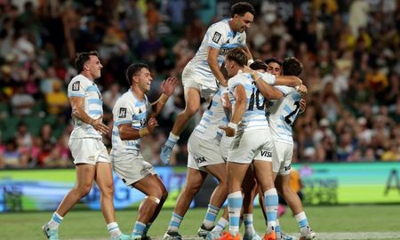 Los Pumas 7s debutaron con dos victorias al hilo en Los Ángeles y este domingo se miden ante España. Los Pumas 7s debutaron con dos victorias al hilo en Los Ángeles y este domingo se miden ante España.