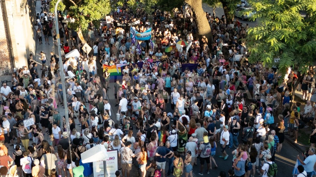 La Marcha Federal del Orgullo Antifascista y Antirracista tuvo su epicentro en El Molino Fábrica Cultural.