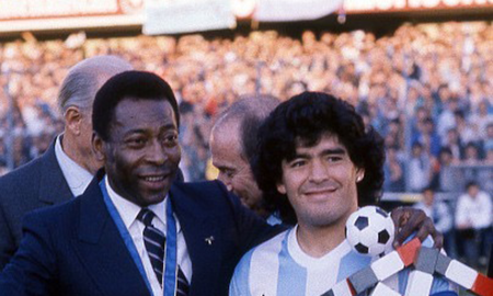 El astro brasilero le deseó felicidades a Diego Maradona, por su cumpleaños N°60. El astro brasilero le deseó felicidades a Diego Maradona, por su cumpleaños N°60.