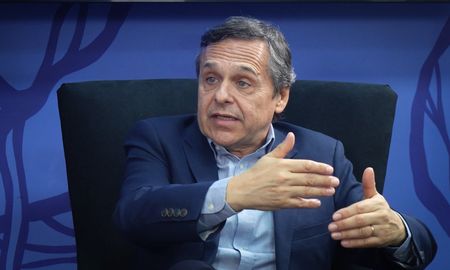 La modificación del régimen de zonas frías que obtuvo media sanción en la Cámara de Diputados encendió alarmas en la provincia de Santa Fe. El diputado nacional Diego Giuliano advirtió que la iniciativa implicará la pérdida del subsidio al gas natural para unos 551 mil usuarios santafesinos. La modificación del régimen de zonas frías que obtuvo media sanción en la Cámara de Diputados encendió alarmas en la provincia de Santa Fe. El diputado nacional Diego Giuliano advirtió que la iniciativa implicará la pérdida del subsidio al gas natural para unos 551 mil usuarios santafesinos.