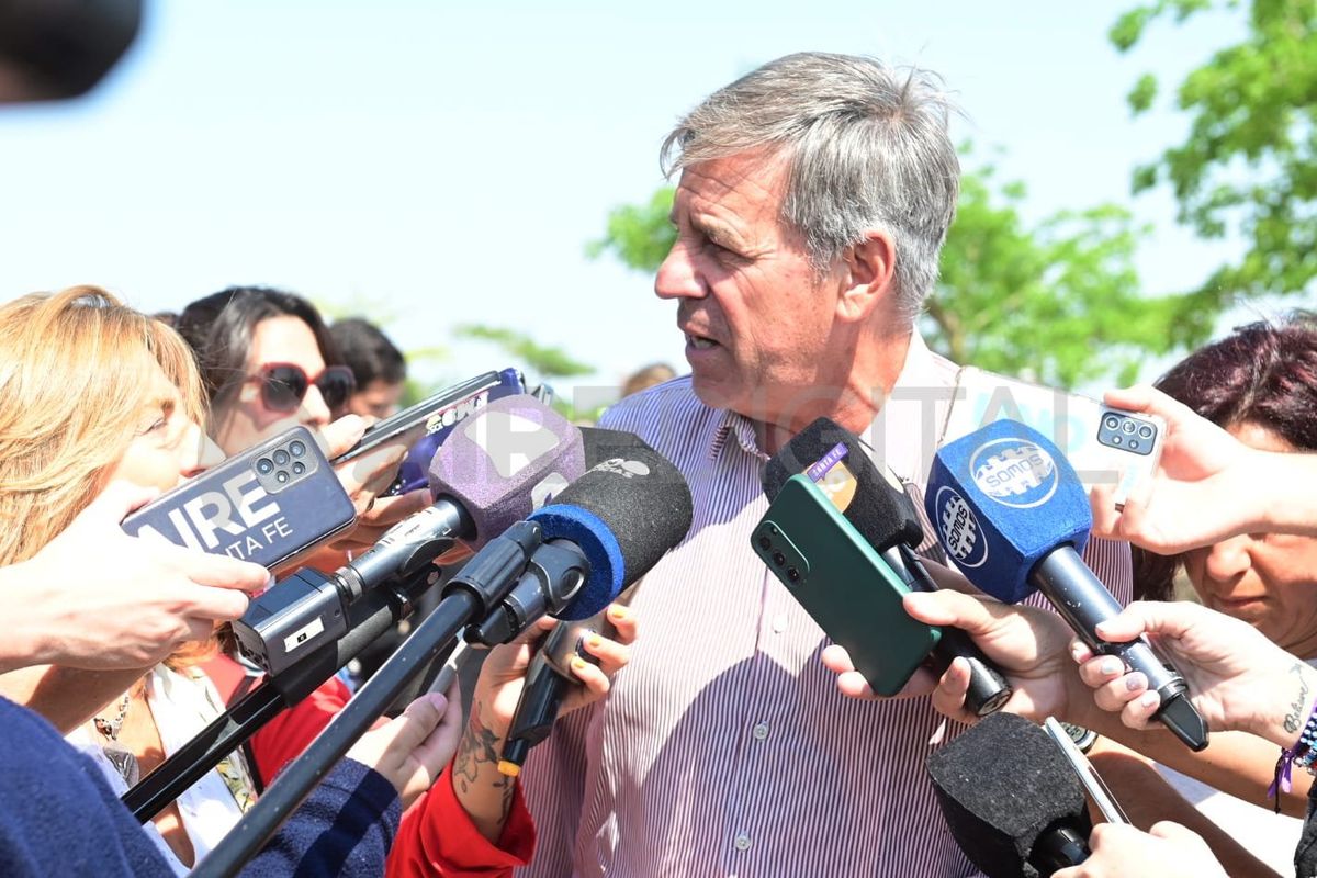 El intendente de Santa Fe recorrió la obra del Paseo de la Laguna en la Costanera Néstor Kirchner. 