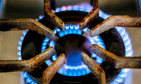 El nuevo esquema energético unificará la ayuda estatal para luz, gas natural y garrafas desde enero de 2026. El nuevo esquema energético unificará la ayuda estatal para luz, gas natural y garrafas desde enero de 2026.