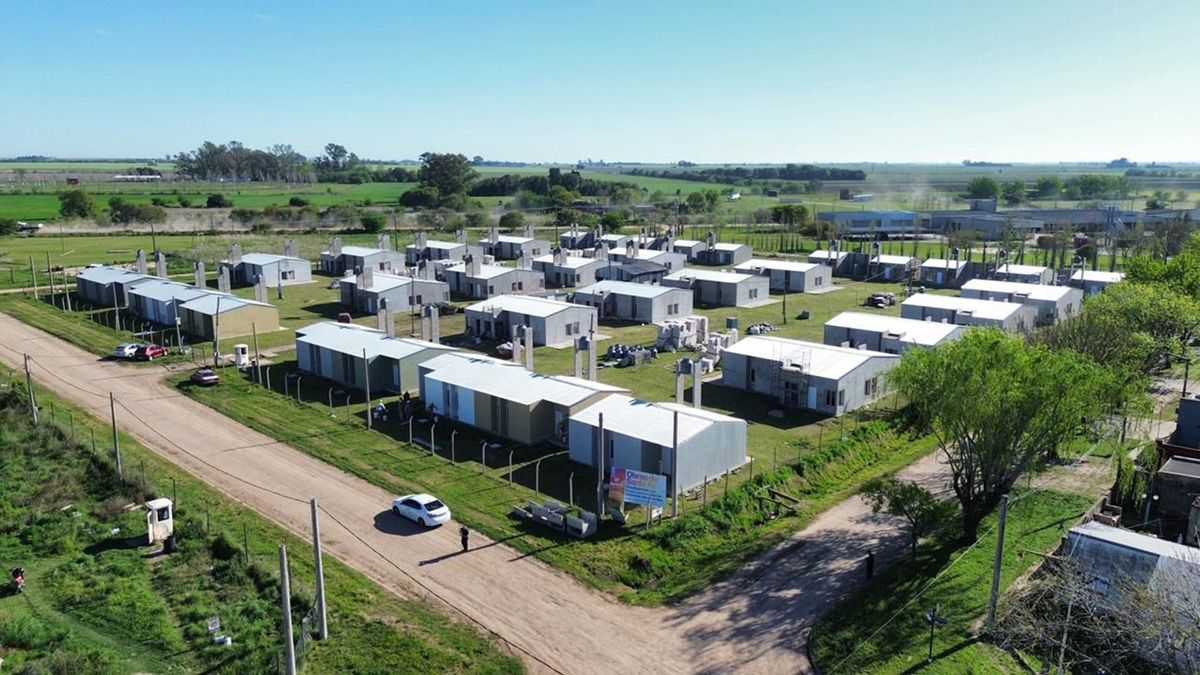 Gálvez: el Gobierno Provincial habilitó la inscripción al sorteo de las 52 viviendas que continuará tras el abandono de Nación.