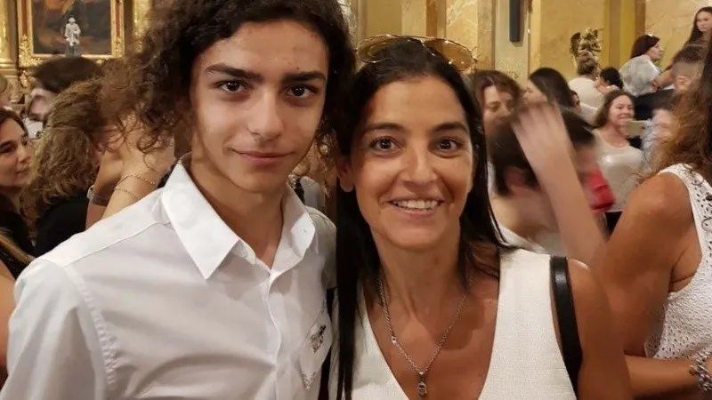Valentino junto a su madre