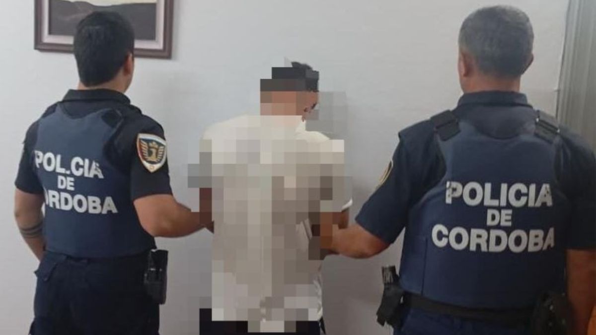 Un jugador fue detenido por fracturarle la mandíbula al árbitro en un partido de fútbol en Córdoba