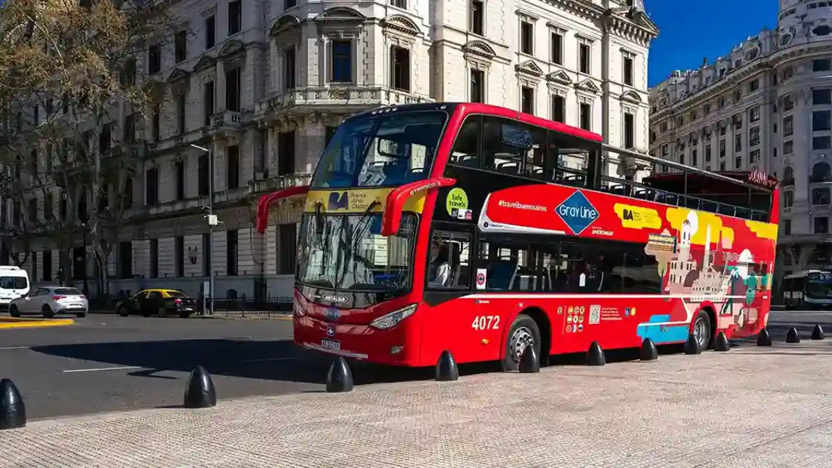 Cuánto cuesta el bus turístico en Buenos Aires en mayo 2025 y qué lugares se pueden visitar