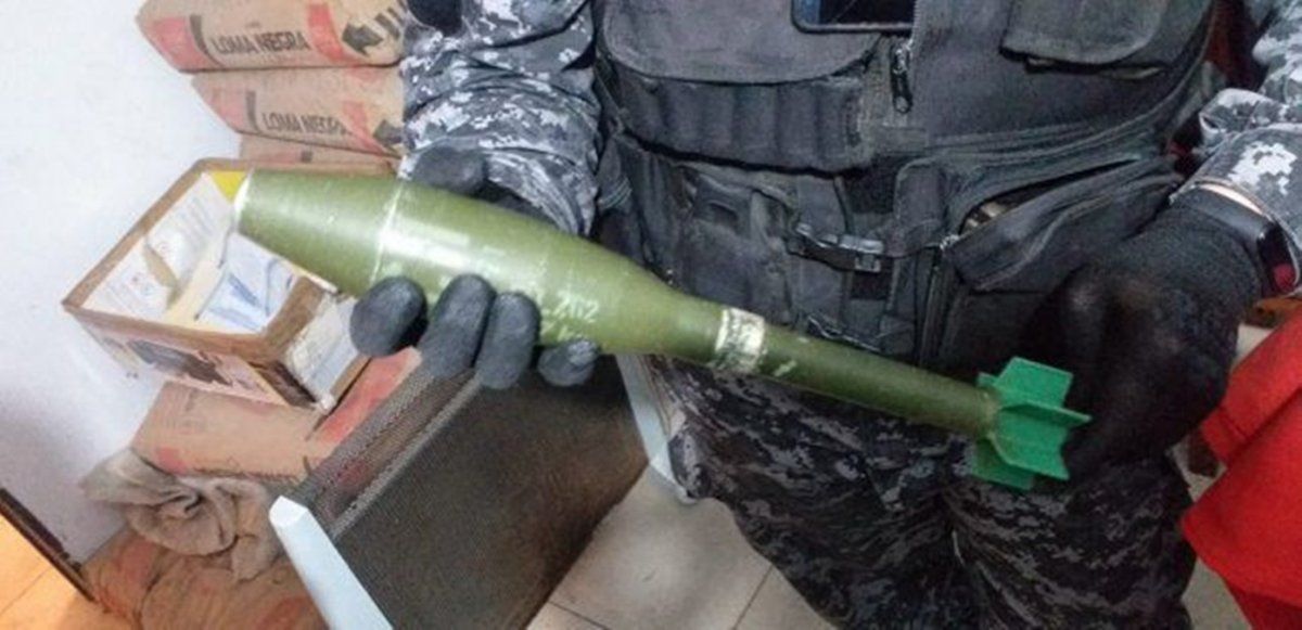 En la vivienda del policía detenido había hasta una granada.