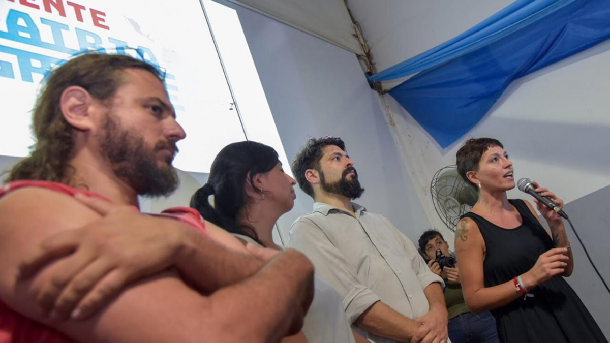 El Consejo Deliberante debatía, además de dicha ordenanza, el Sistema de Detección Electrónica de Infracciones de Tránsito (SDEIT) y el Sistema de Control y Pesaje de Vehículos de Transporte de Carga (SCPVTC). El Consejo Deliberante debatía, además de dicha ordenanza, el Sistema de Detección Electrónica de Infracciones de Tránsito (SDEIT) y el Sistema de Control y Pesaje de Vehículos de Transporte de Carga (SCPVTC).
