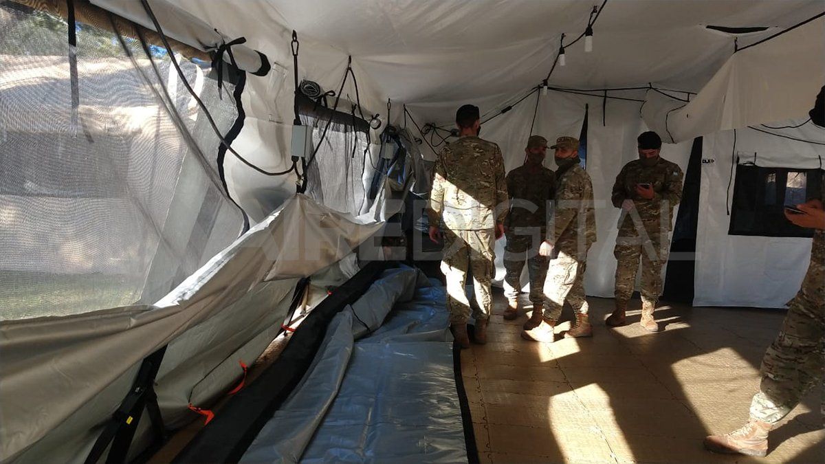 Unos 40 soldados están afectados al armado de las estructuras en el predio del Liceo Militar.