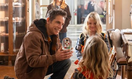 Ben Stiller vuelve con una emotiva película navideña para toda la familia. Ben Stiller vuelve con una emotiva película navideña para toda la familia.